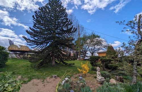 Monistrol-sur-Loire House | Roulotte cosy avec jacuzzi et spa, massages bien-être, nature et calme, près de Lyon - FR-1-582-477