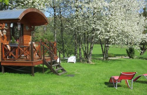 Chatillon-sur-Marne Bed & Breakfast | Roulotte panoramique du Moulin
