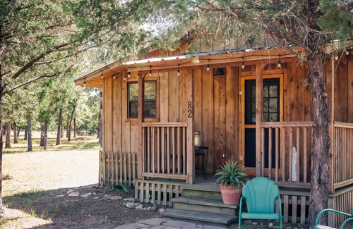 Ledbetter Cabin | Round Top Royale R.2 - 6 miles from Round Top!