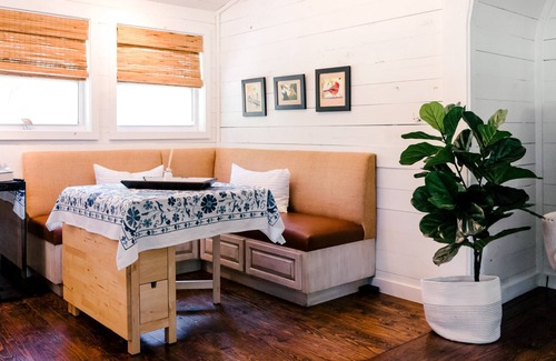Ledbetter Cabin | Round Top Royale R.2 - 6 miles from Round Top!