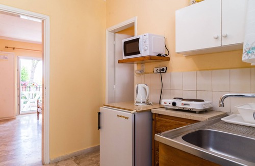 Porto Koukla House | Roussa's Studios and Apartments