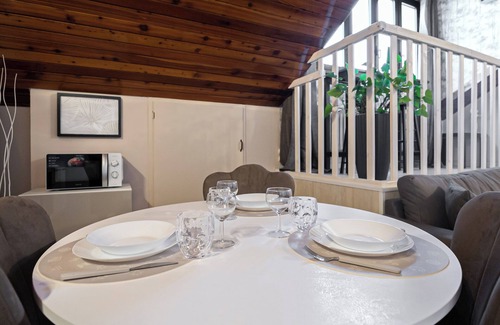 Monza Apartment | Rovani 14 - One Bedroom Apartment, Sleeps 3