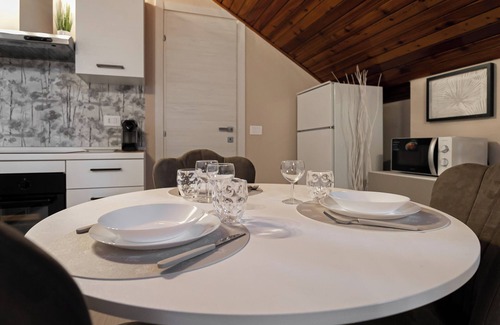 Monza Apartment | Rovani 14 - One Bedroom Apartment, Sleeps 3