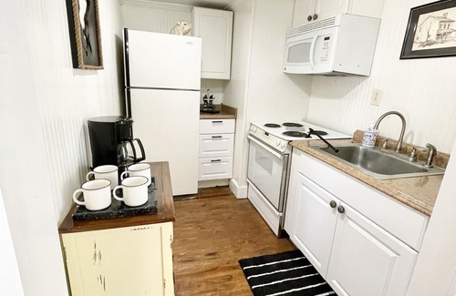 Hartsfield Cottage | Row Cottages Pine Needle Cottage