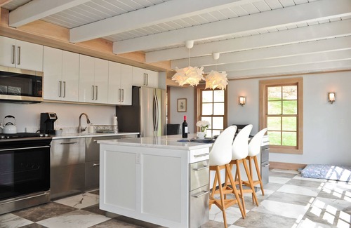 Roxbury House | ROXBURY BEST LOCATION! PoshPadsCT"PAINTER RIDGE"Mint3BR,Pool,BBQ,Bike,1.5HrsNYC