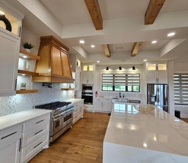 Brenham Villa | Roxell Ranch-A Country Retreat 12 Guests 6 beds
