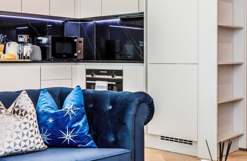 Woolwich Riverside Apartment | Royal Arsenal Riverview Apartment for Getting Around London