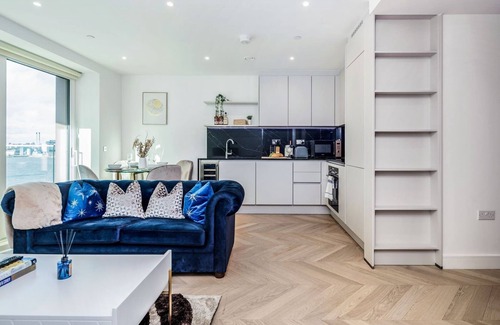 Woolwich Riverside Apartment | Royal Arsenal Riverview Apartment for Getting Around London