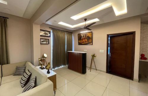 Ludhiana Apartment | Royal Flush at Rajgadh Heights 2BHK By THE LOSTINN