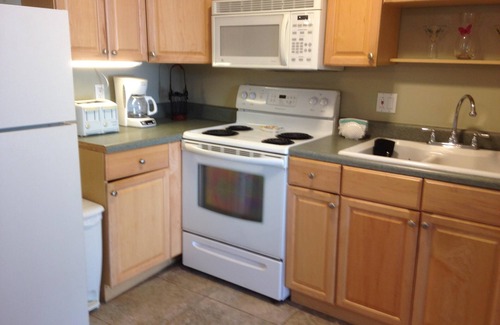 Naples Cottage | Royal Harbor Pet Friendly! Naples voted #1 place in the country to live. See why