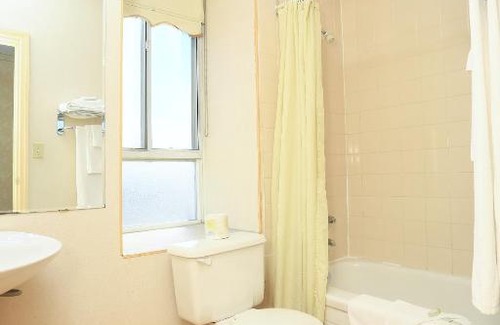 Guelph Hotel | Royal Inn and Suites at Guelph