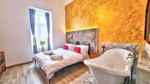 Cluj-Napoca City Centre Apartment | Royal mansion in Unirii Square