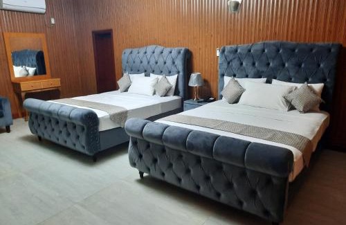 F-8 Sector House | Royal Motel Executive