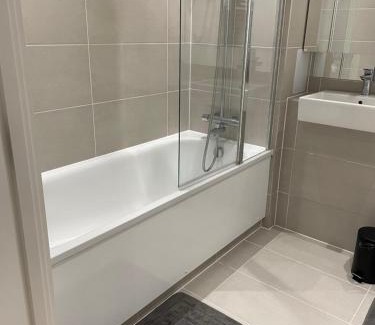 Newham Apartment | Royal One Bed Apartment