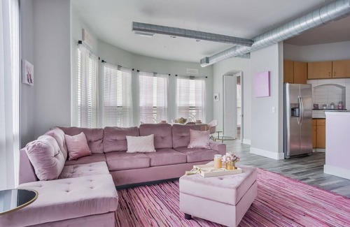 George Bush Park/Eldridge Condo | Royal Palace