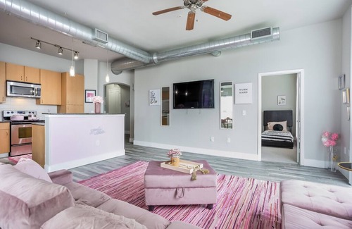 George Bush Park/Eldridge Condo | Royal Palace