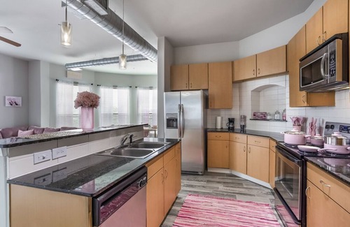 George Bush Park/Eldridge Condo | Royal Palace