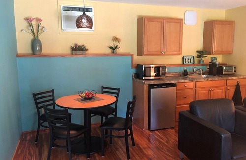 Hakalau Cottage | Royal Palm Cottage/5 mins from beach/Akaka Falls/Private Lanai