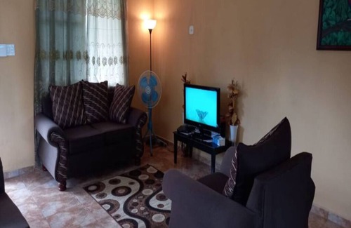 Crooked Tree House | Royal Properties Link
