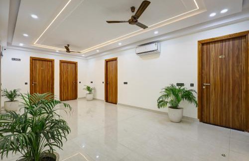 Sector 39 Hotel | Royal Residency - Medanta