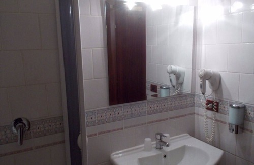 Ospedaletto D'Alpinolo Hotel | ROYAL ROOM WITH BALCONY - ROYAL HOTEL