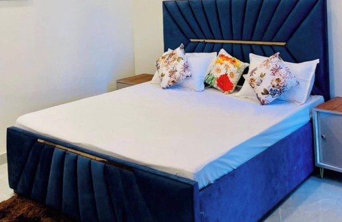 Gurugram Hotel | Royal stay farm house in gurgaon for parties