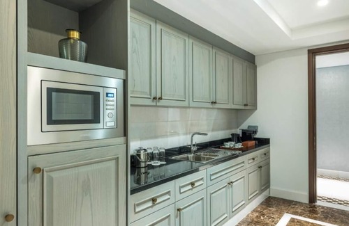 Dubai House | Royal Suite Near Al Habtoor Polo Club