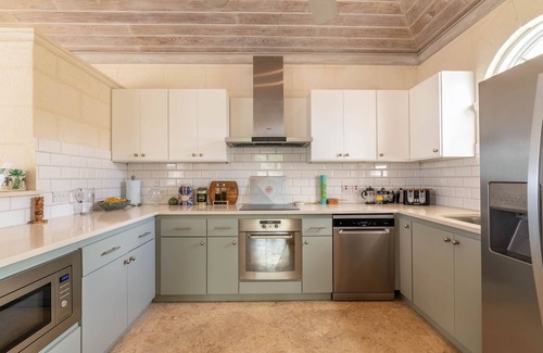 Westmoreland Villa | Royal Villa No 8 - an oversea that sleeps 6 guests in 3 bedrooms