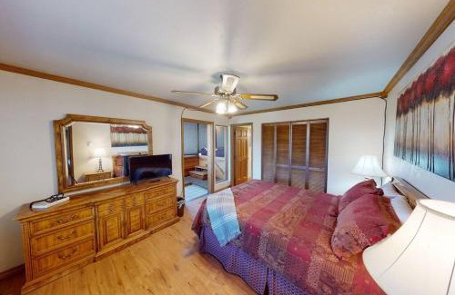 Brian Head Apartment | Royal Vista II Pool-Spa Ski-in out Gym, Sauna, Laundry, BBQ