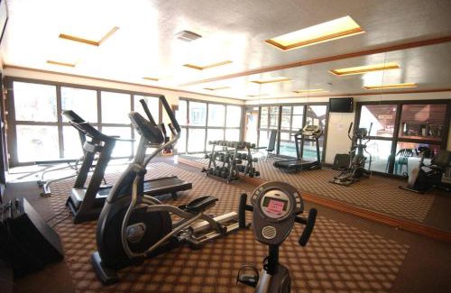 Brian Head Apartment | Royal Vista II Pool-Spa Ski-in out Gym, Sauna, Laundry, BBQ