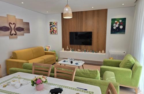 Ishem Apartment | "Rozana Seaside Luxury" San Pietro, Gjiri i Lalzit