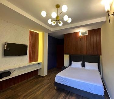 Ooty Hotel | RR Forest View
