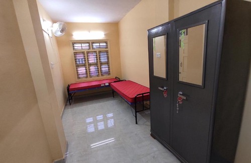 Lakshmipuram Hostel | RR Paying Guest