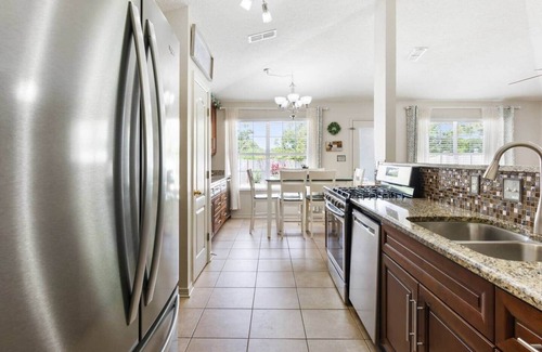 Miramar Beach House | RR + Splash Pad + Private Pool + 6 Passenger Golf Cart