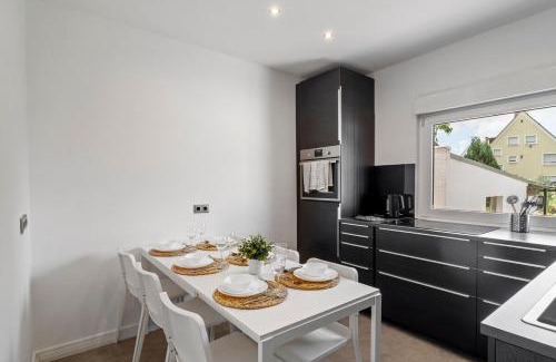 Ruesselsheim Apartment | RU01 Wohnung mit Terrasse!