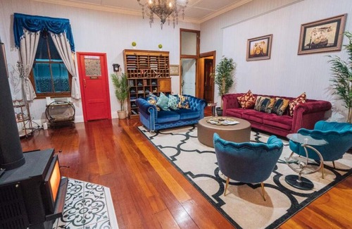 Owhango Apartment | Ruapehu's 5-Star OLD POST OFFICE - 1-4 Bdr West Wing