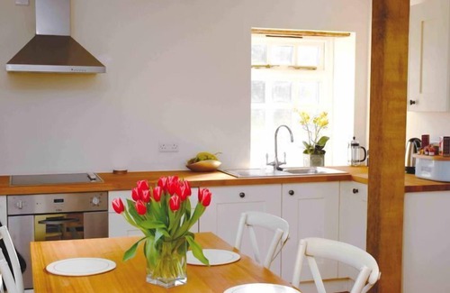 North Stoke Cottage | Rubens Barn - a cottage that sleeps 4 guests in 2 bedrooms