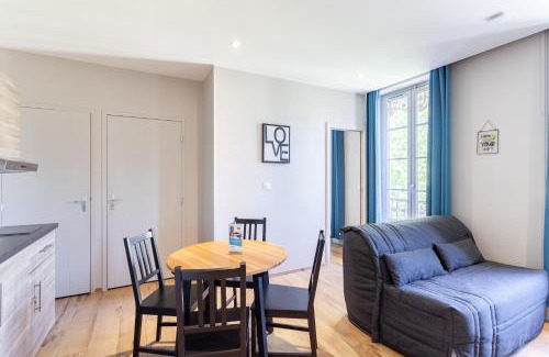 2nd Arrondissement Apartment | Ruby