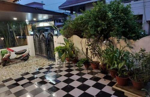 Mahmoorganj House | Ruby Home Stay
