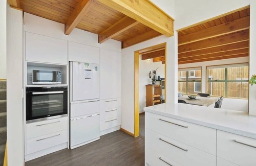 Fernhill House | Ruby's Fernhill Vista