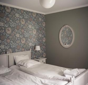 Tibro Bed & Breakfast | Ruders Egendom