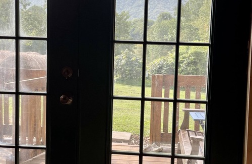 Southern Cabin | Rudy’s roost Rental Cabin - near Back of the Dragon Route 16