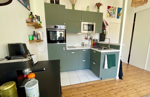 Saint-Michel Apartment | Rue du Cloître : Apt XVIII historic center for up to 7 people