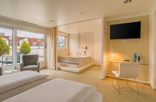 Rodenkirchen Hotel | rugs HOTEL Köln