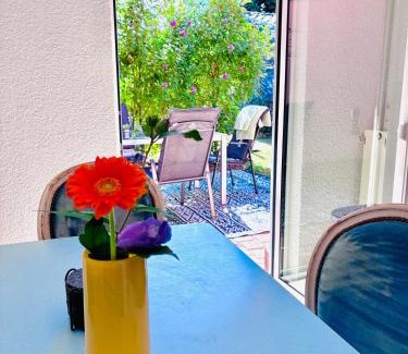 Michelsberg Apartment | Ruhe & Erholung im Grünen! Mediterranes Landhaus-Apartment mit Jacuzzi für bis zu 4 Personen