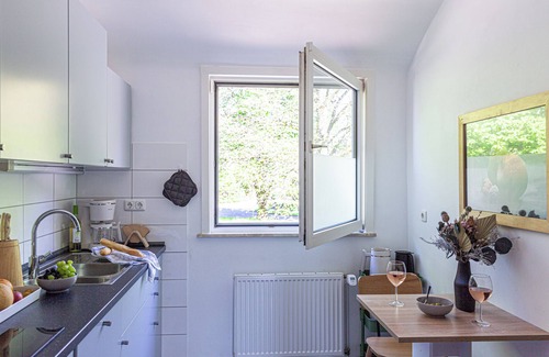 Ahrensburg Apartment | Ruhig Gelegen, Nahe zur Ubahn, Modern Eingerichtet