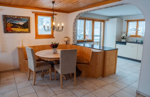 Klosters Dorf Apartment | Ruhig Gelegene 3.5 Zimmerwohnung. Haustierfreundlich!