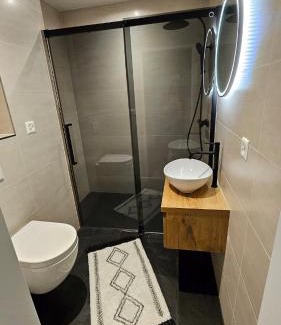 Iselin Apartment | Ruhige 2-Zi-Wohnung mit Garage