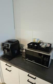 Iselin Apartment | Ruhige 2-Zi-Wohnung mit Garage