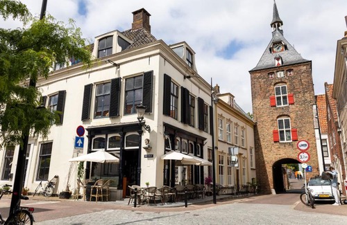 Vianen Apartment | Ruim appartement in monumentaal gebouw